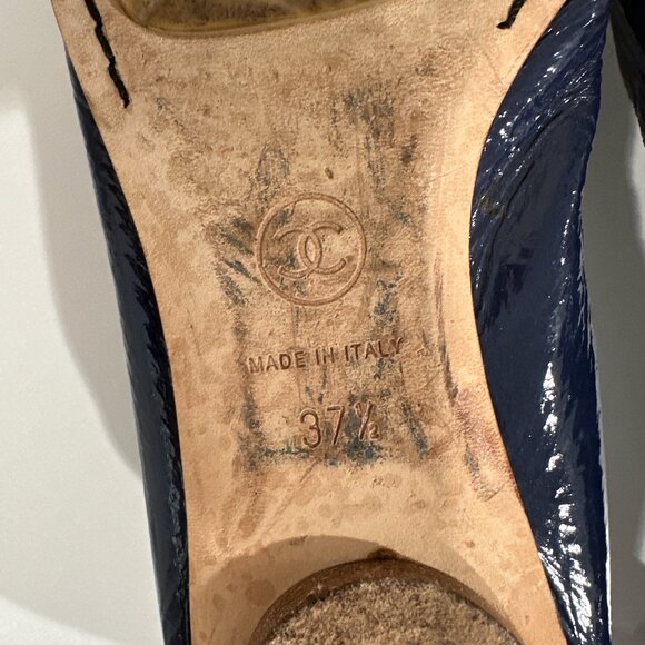 Chanel Navy Patent Elastic White Cap Toe Flats size 37 1/2 - Picture 9 of 9